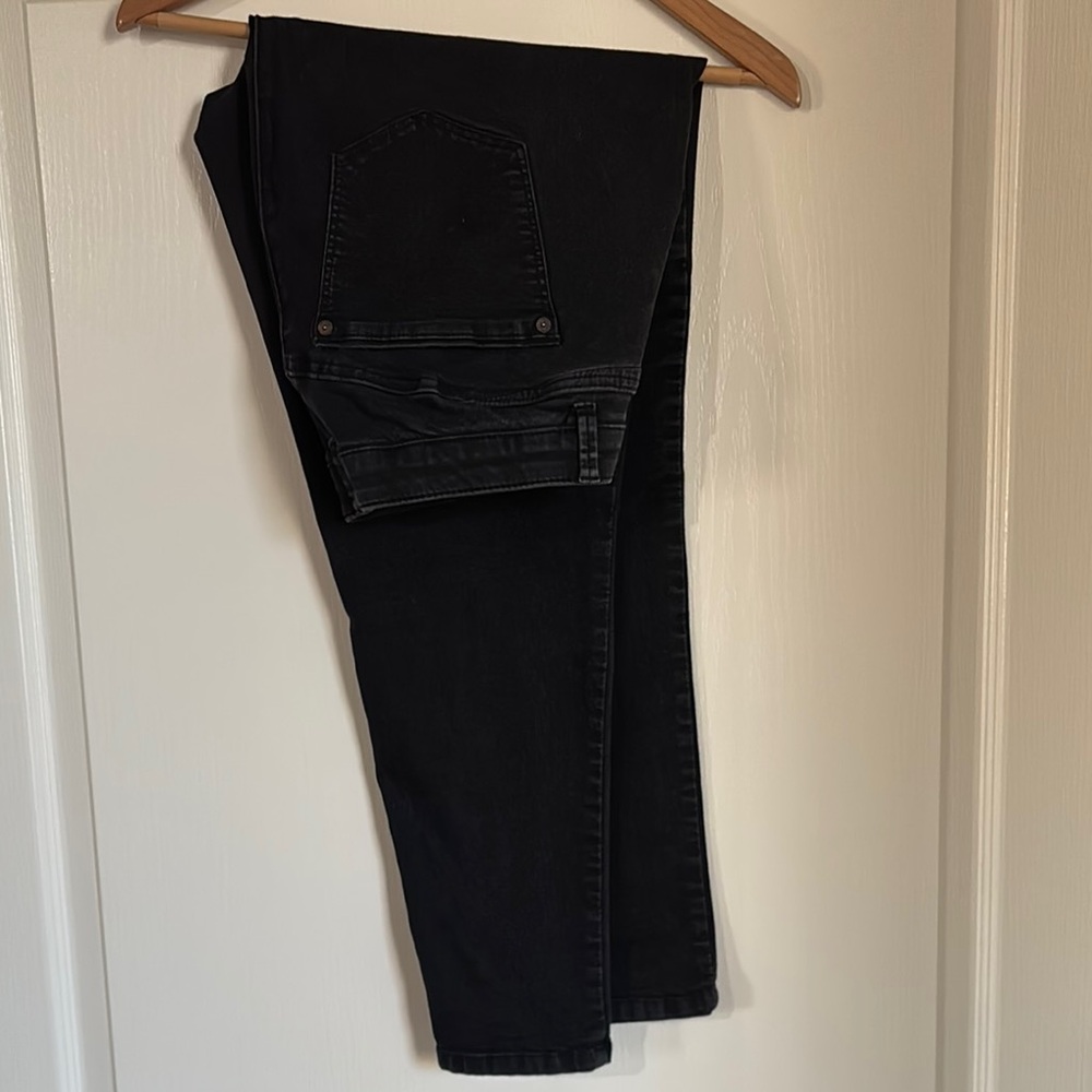 Wit & Wisdom Black Skinny Jeans for a Sleek Look